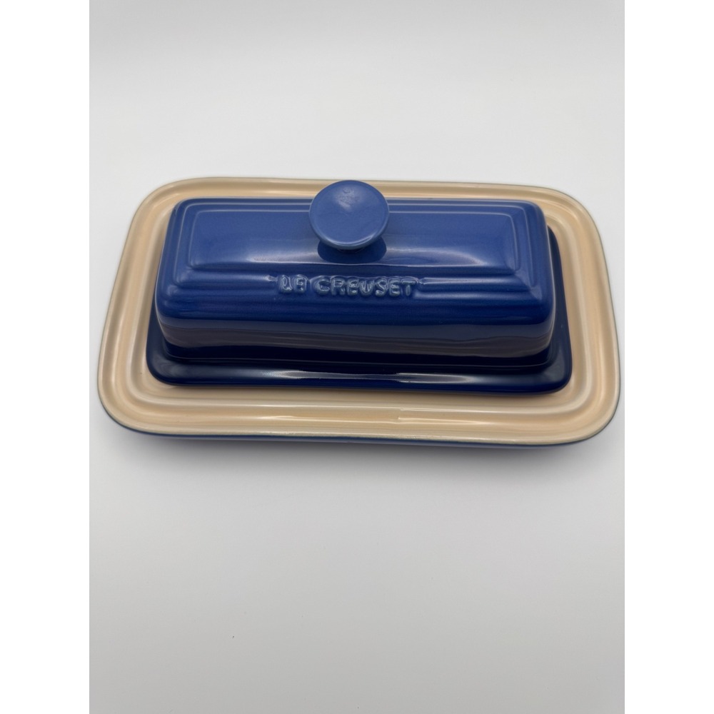 Le Creuset Cobalt Blue Stoneware Butter Dish with Lid 15-26 Cream Interior